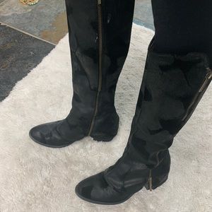 Beautiful black boots! I just never wore them!